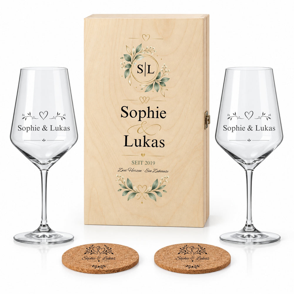 Jahrestagsgeschenk mit Initialen & Weingläsern – Holzbox