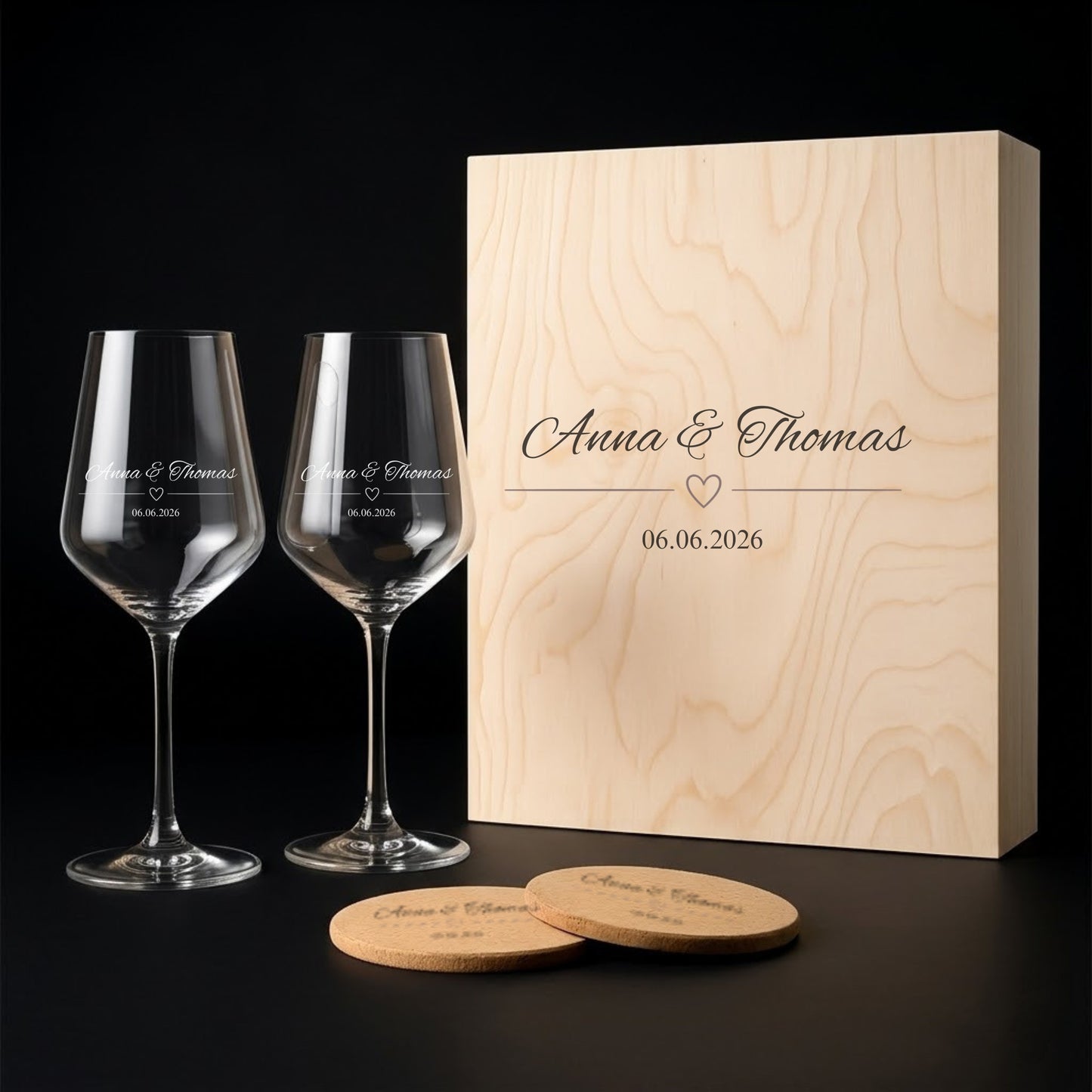 Personalisierte Weingläser 2er Set mit Holzbox Namen Anna und Thomas und Datum Hochzeitsgeschenk
