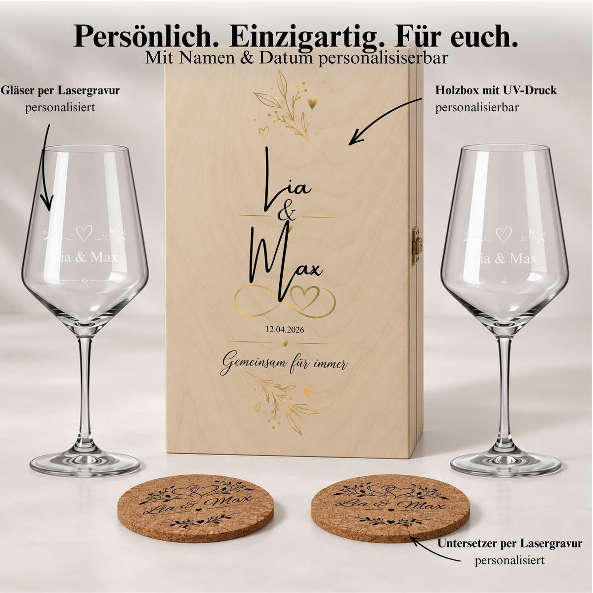 Set mit den Namen Lia und Max: gravierte Weingläser und Korkuntersetzer sowie eine Holzbox mit personalisiertem UV-Druck.