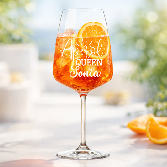 Aperol Queen Glas mit eleganter Schrift und Namensgravur