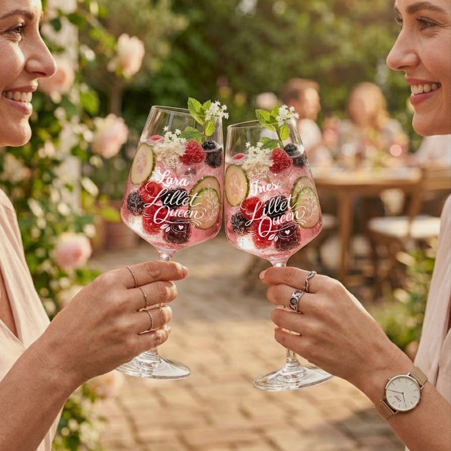 Zwei personalisierte Lillet Queen Gläser mit Namen Lara und Ines – Geschenk für Freundinnen – Sommer Garten