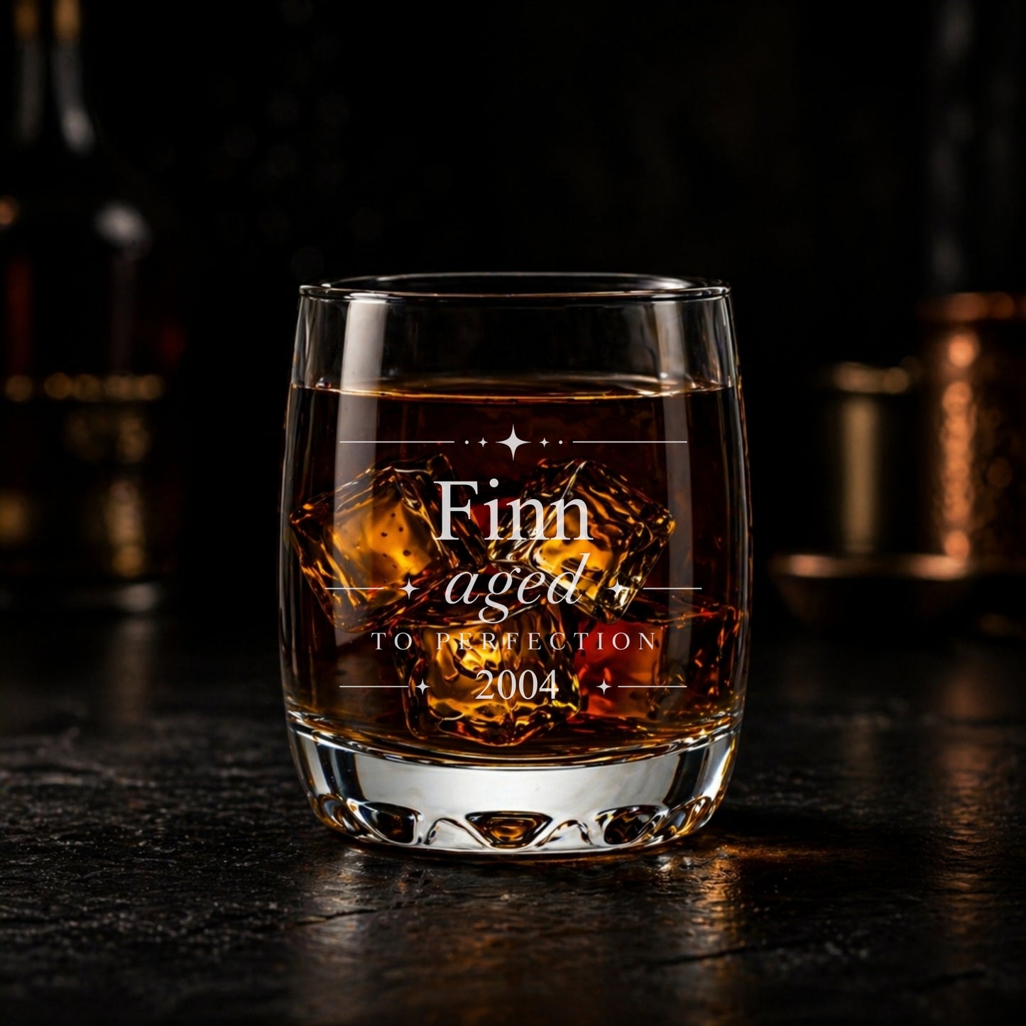 Whisky Glas personalisiert Aged to Perfection Finn 2004 – elegantes Design – Lasergravur Made in Germany