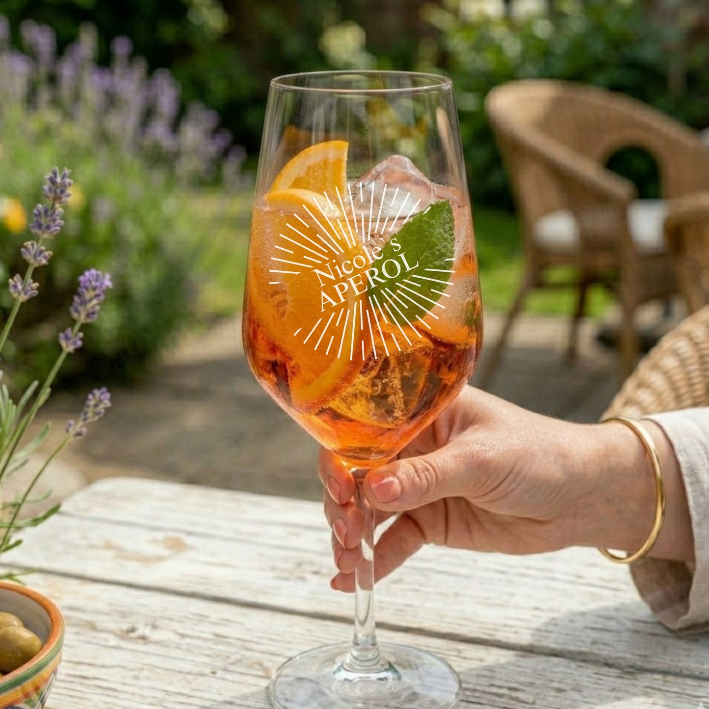 Personalisiertes Aperol Glas mit Namen graviert – Nicole – Sunburst Lasergravur handmade in Germany