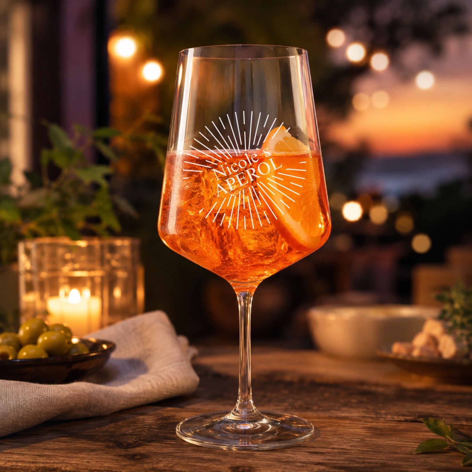 Personalisiertes Aperol Spritz Glas mit Sonnenstrahl-Gravur und Name Nicole