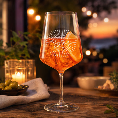Personalisiertes Aperol Spritz Glas mit Sonnenstrahl-Gravur und Name Nicole