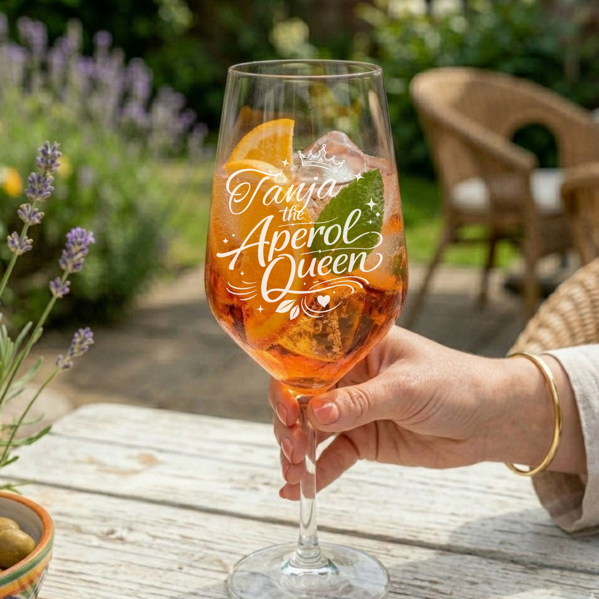 Aperol Glas personalisiert mit Namen – „the Aperol Queen" Lasergravur mit Krone – Geschenk für Frauen