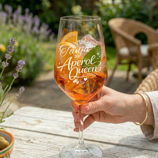 Personalisiertes Aperol Glas mit Namen graviert – Tanja the Aperol Queen mit Krone – Lasergravur handmade in Germany