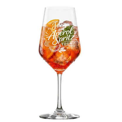 Aperol Spritz Tour Glas mit Lasergravur und Namen Jessy – klares Produktbild – dauerhafte Gravur – spülmaschinenfest