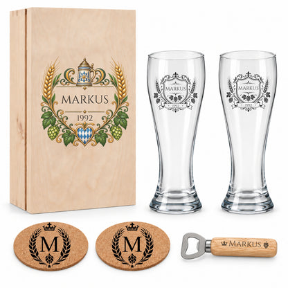 Komplettes personalisiertes Biergeschenk mit zwei Weizengläsern, Holzbox, Korkuntersetzern und Öffner
