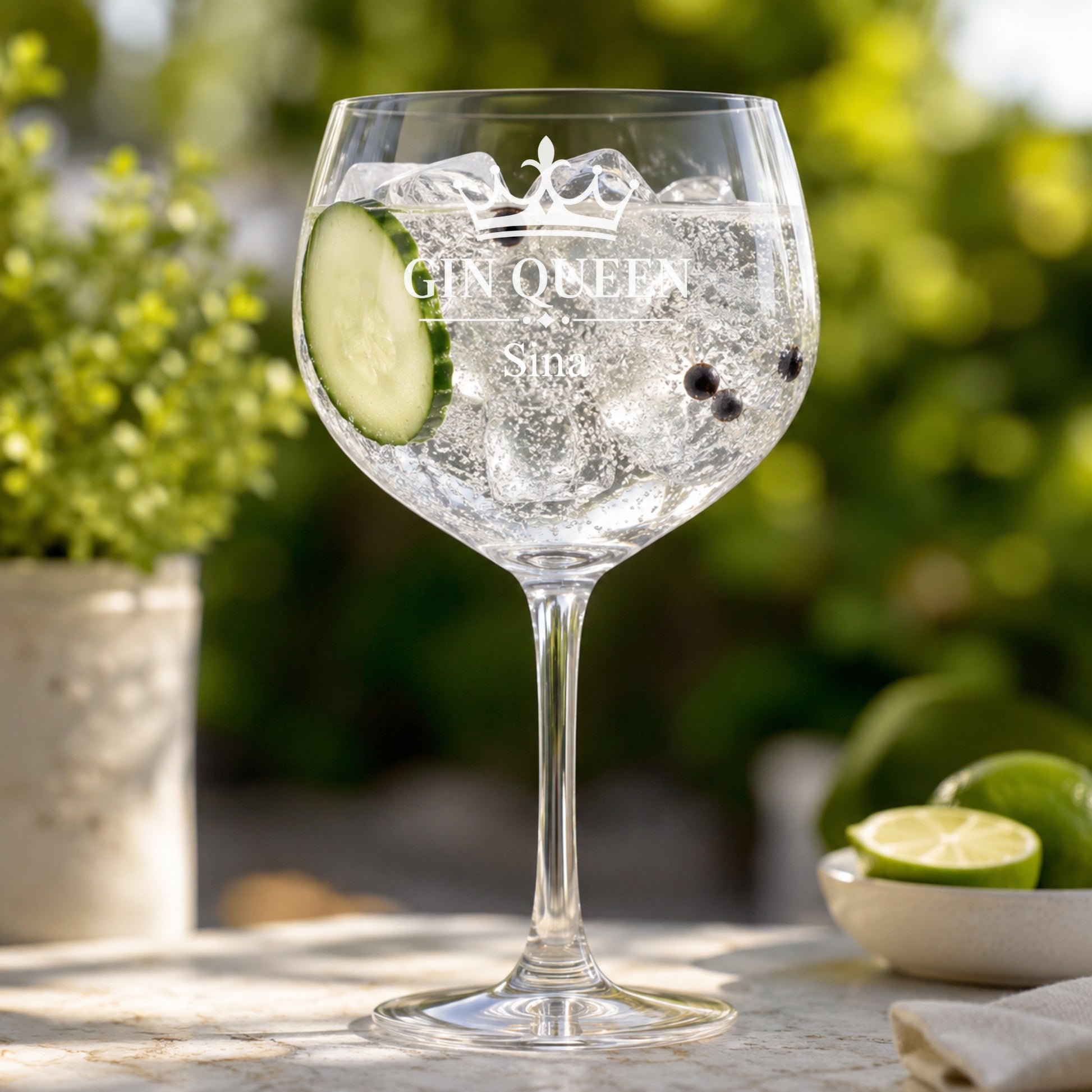 Gin Glas mit Namen graviert GIN QUEEN – Glanzstücke handgemacht