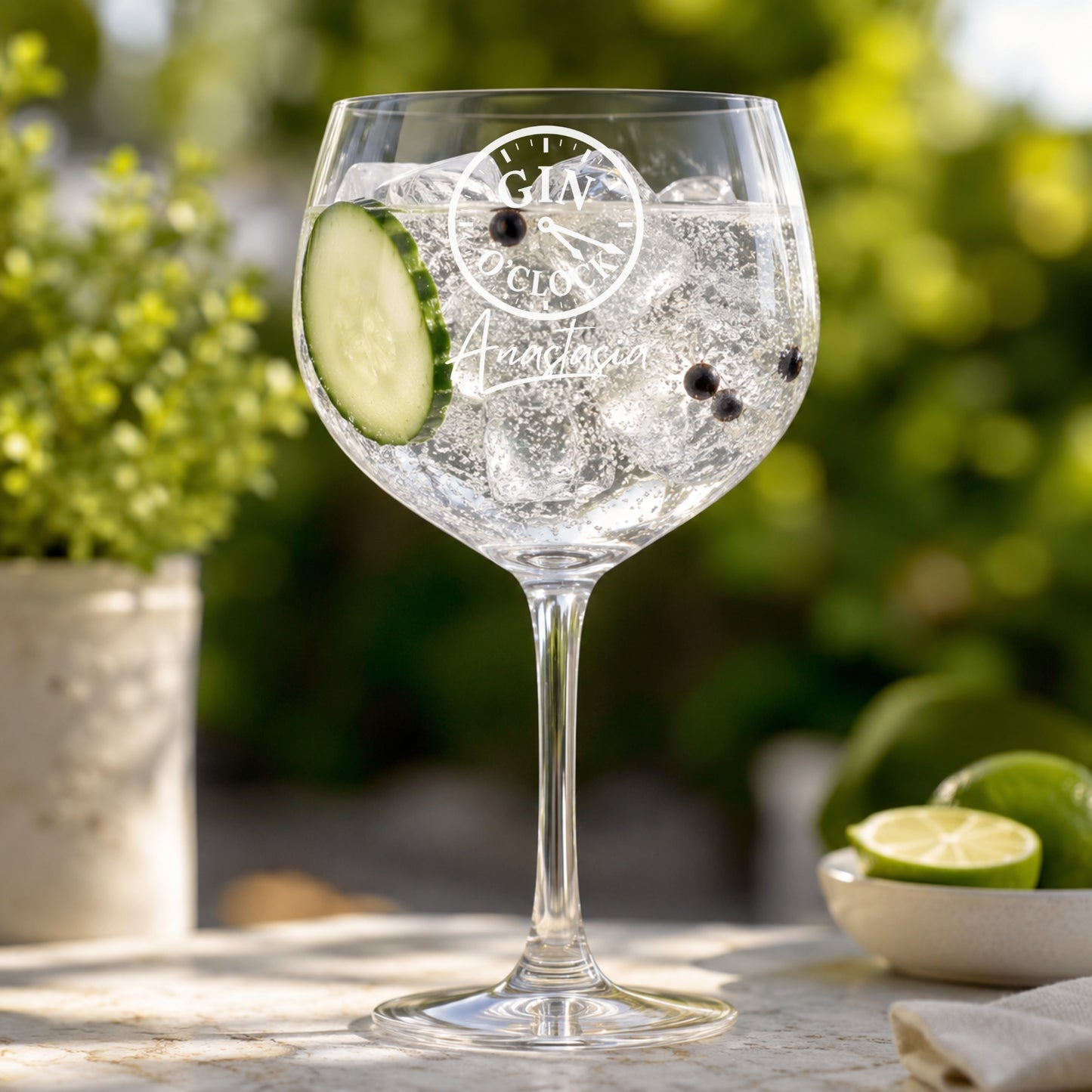 Gin Glas Gin O'Clock mit Wunschname graviert – Outdoor Lifestyle Geschenk