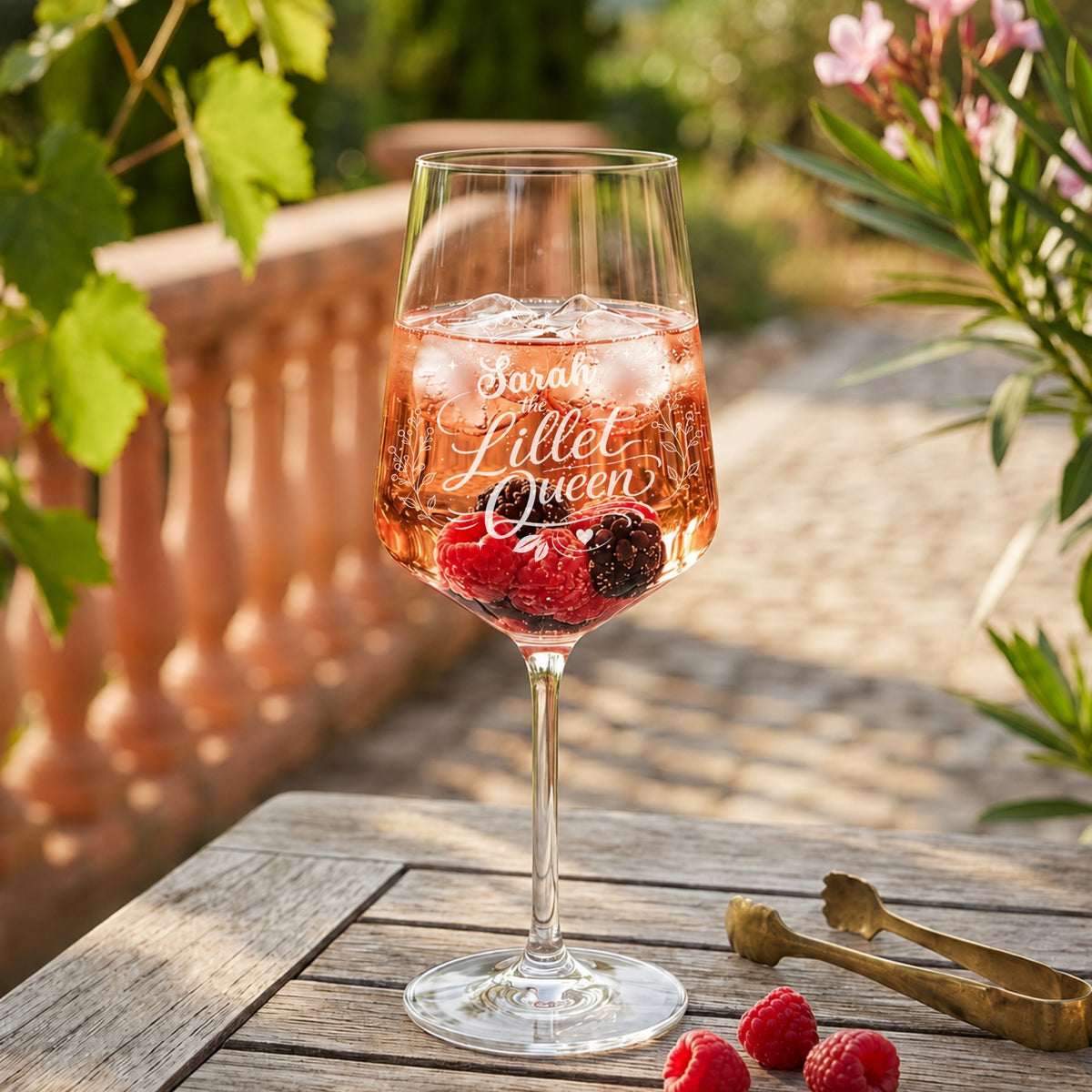 Lillet Glas personalisiert mit Namen – „the Lillet Queen" Lasergravur mit Krone – Geschenk für Frauen