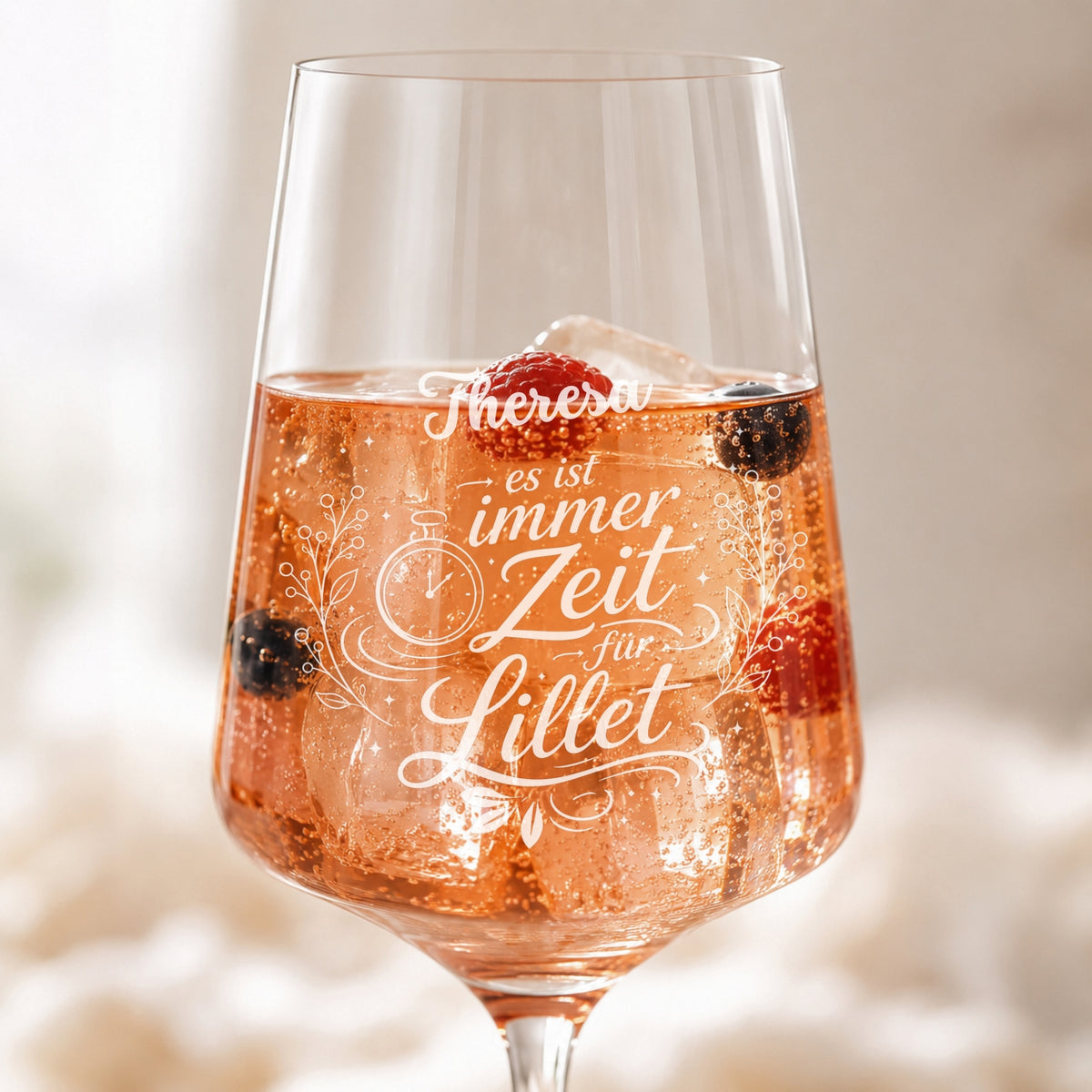Lillet Glas personalisiert mit Namen – „Es ist immer Zeit für Lillet" Lasergravur – Geschenk für Frauen