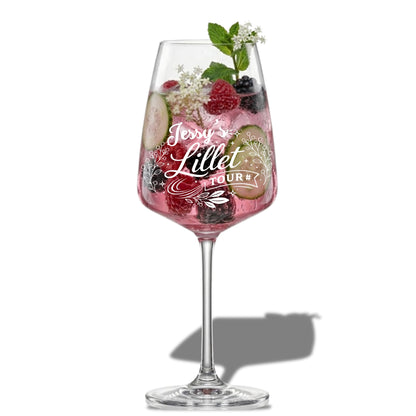 Lillet Tour Glas mit Lasergravur und Namen Jessy – klares Produktbild – dauerhafte Gravur – spülmaschinenfest