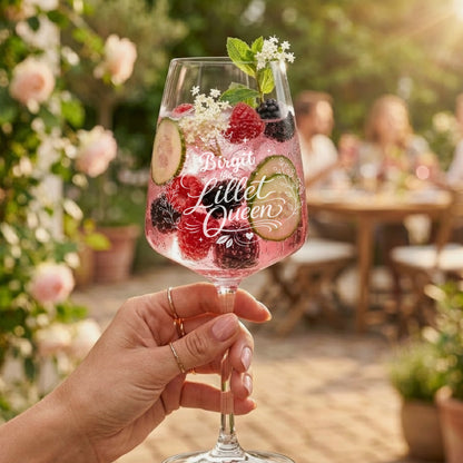 Personalisiertes Lillet Glas mit Namen graviert – Birgit the Lillet Queen mit Krone – Lasergravur handmade in Germany