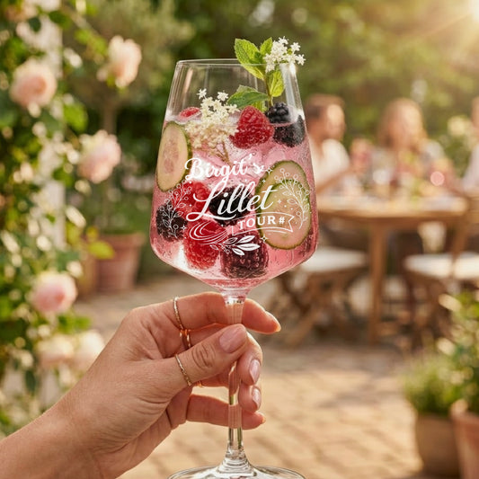 Personalisiertes Lillet Glas mit Namen graviert – Birgits Lillet Tour – Lasergravur handmade in Germany